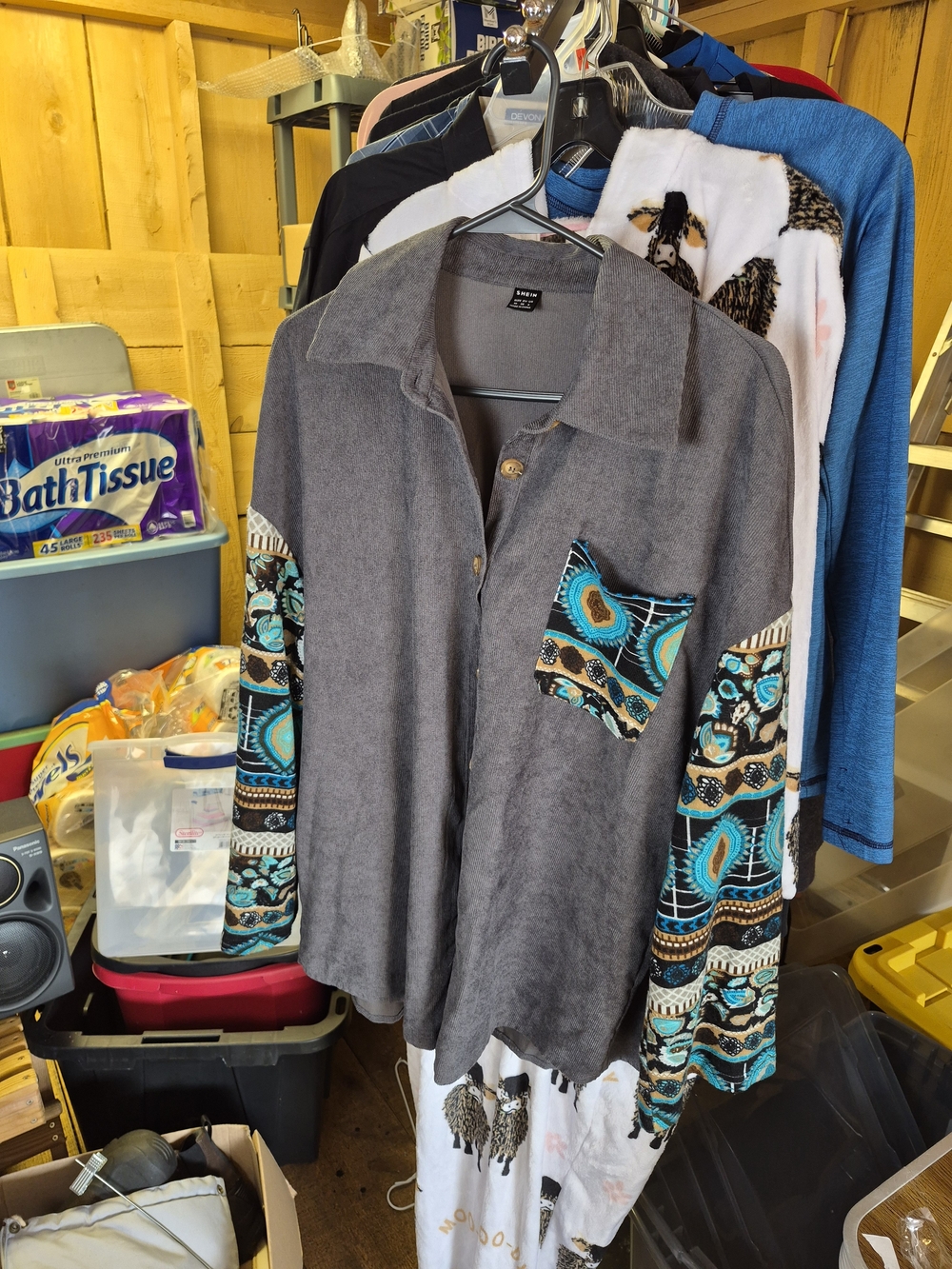 Women's Gray Collared Shirt with Turquoise Patterned Sleeves Bin 51